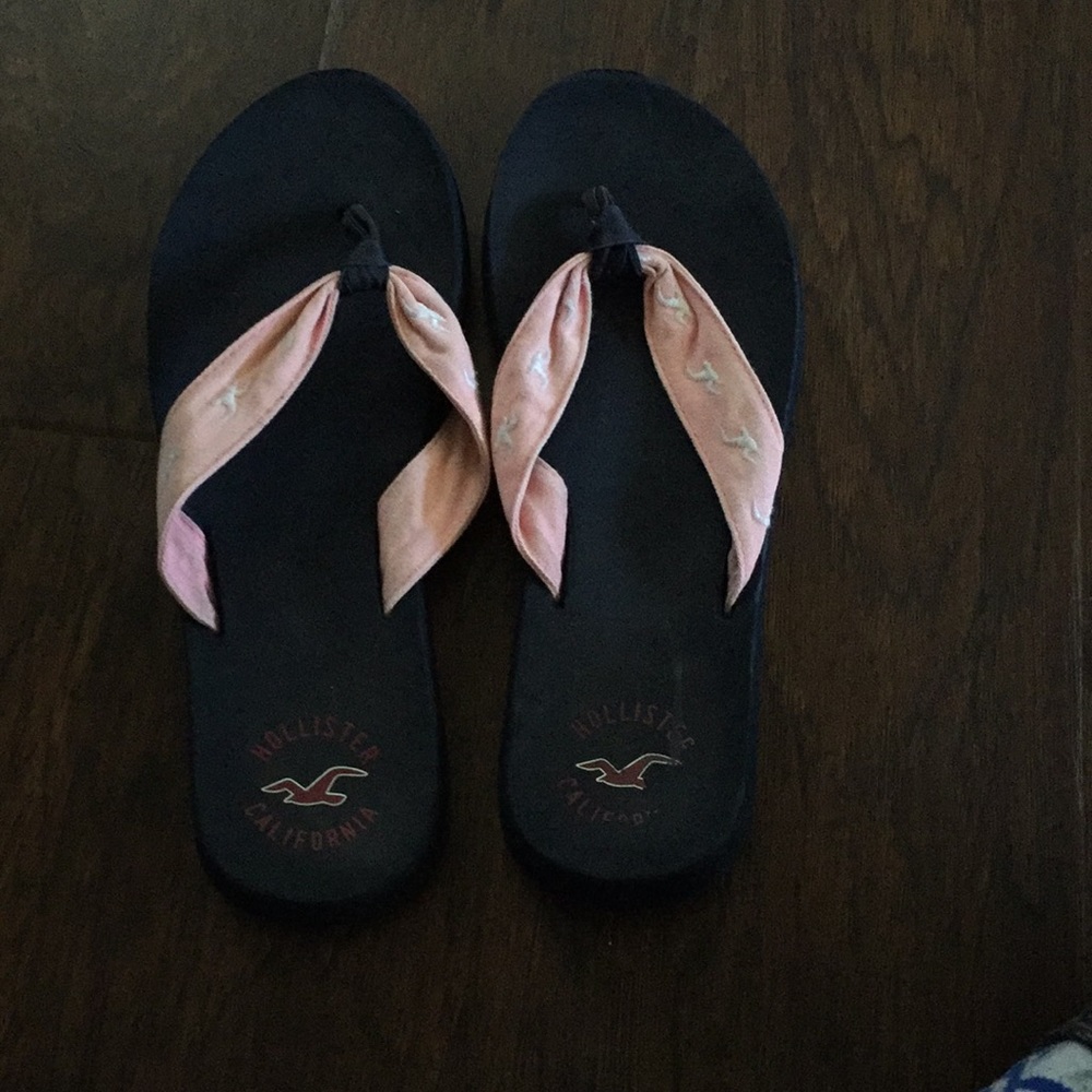 Hollister flip flops
